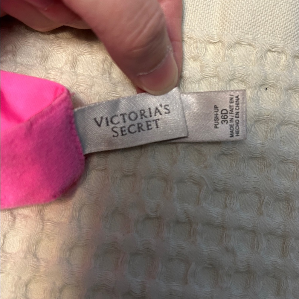 Victoria’s Secret hot pink push up bra size 36D - Picture 6 of 7
